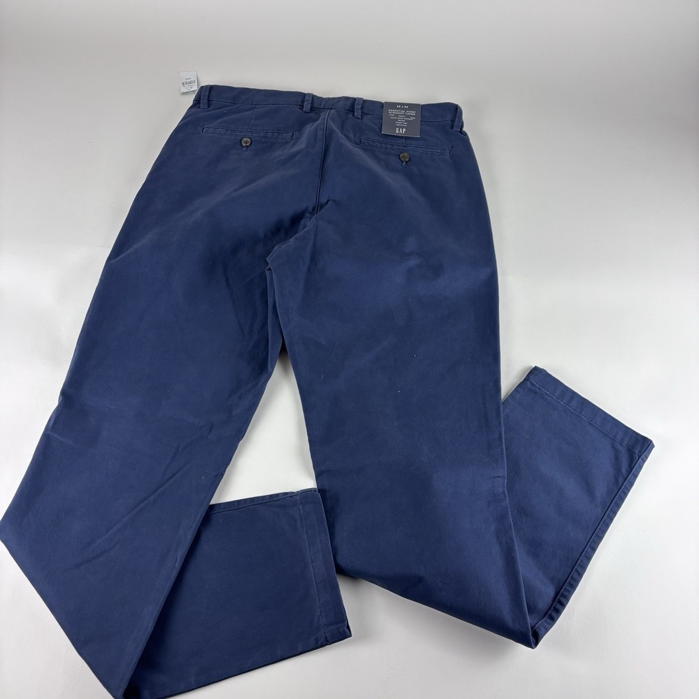 NEW Gap Flex Essential Khakis Straight Taper Pants Comfort Waist Mens Size 33x34